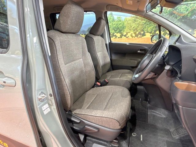 TOYOTA SIENTA HYBRID 2022