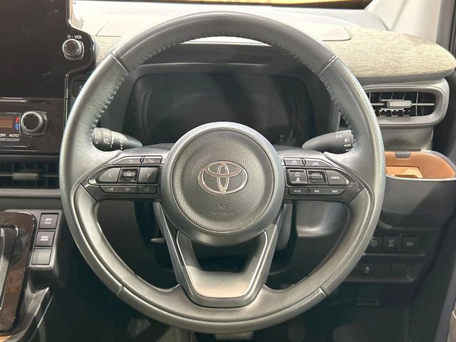 TOYOTA SIENTA HYBRID 2022