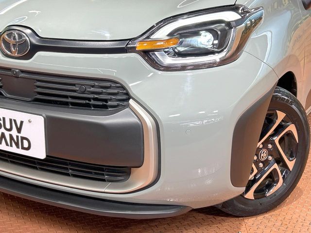 TOYOTA SIENTA HYBRID 2022