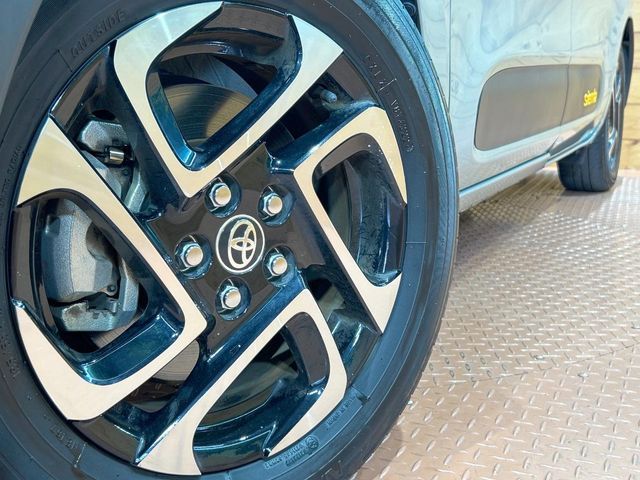 TOYOTA SIENTA HYBRID 2022