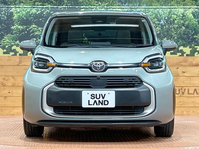 TOYOTA SIENTA HYBRID 2022