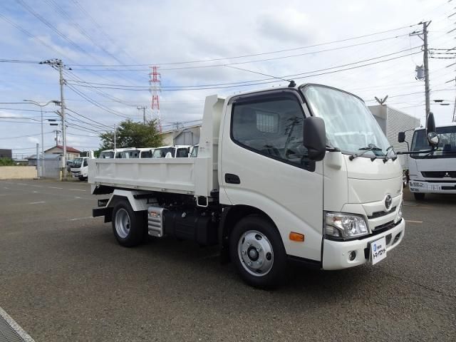TOYOTA DYNA 2025