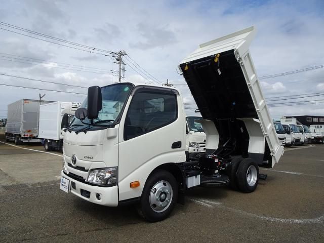 TOYOTA DYNA 2025