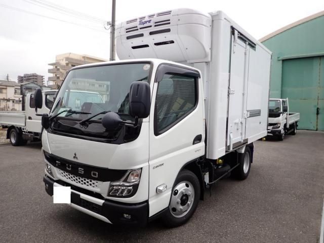 MITSUBISHI CANTER 2025