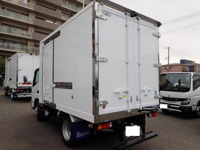 MITSUBISHI CANTER 2025