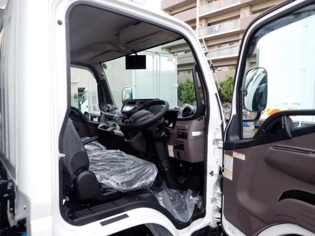 MITSUBISHI CANTER 2025