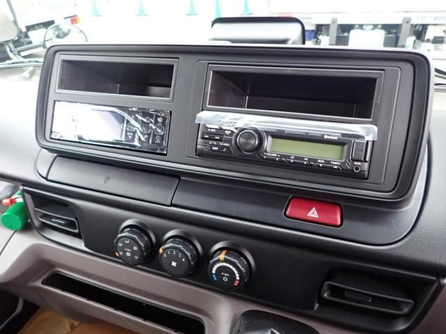 MITSUBISHI CANTER 2025