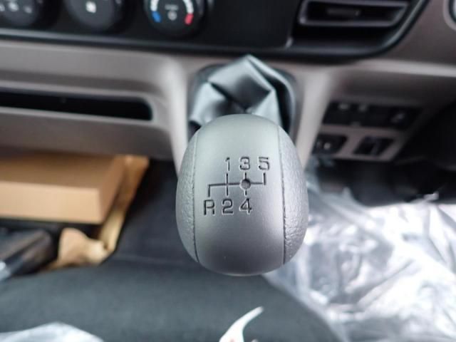 MITSUBISHI CANTER 2025