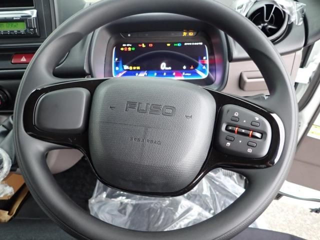 MITSUBISHI CANTER 2025