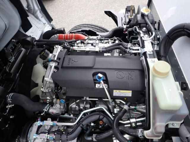 MITSUBISHI CANTER 2025