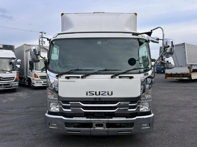 ISUZU FORWARD 2018