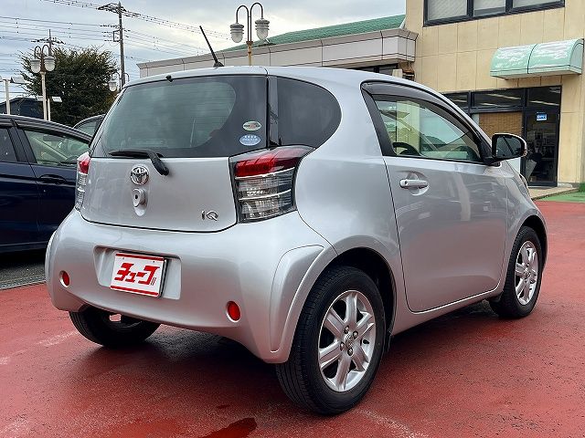 TOYOTA iQ 2009