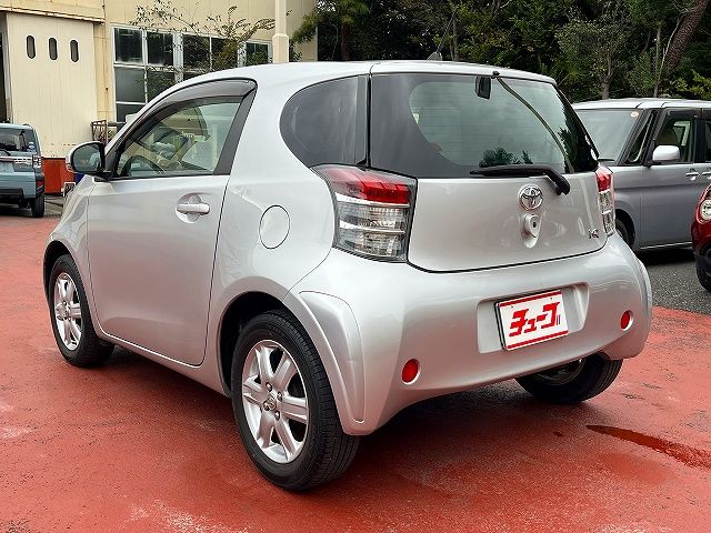 TOYOTA iQ 2009