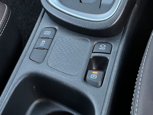 TOYOTA YARIS CROSS 2020