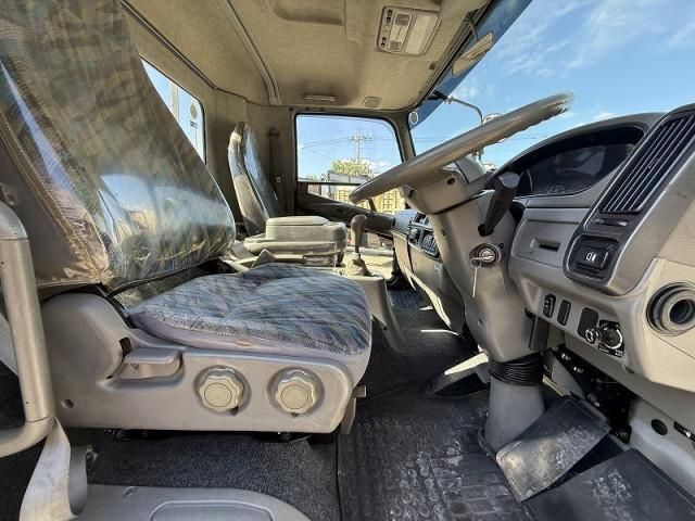 MITSUBISHI FUSOU FIGHTER 2005