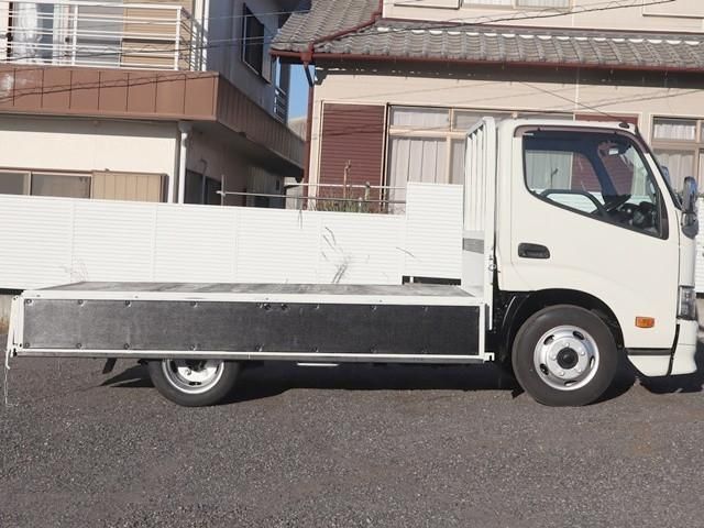 TOYOTA DYNA 2020