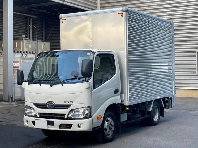 TOYOTA DYNA 2017