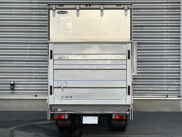 TOYOTA DYNA 2017