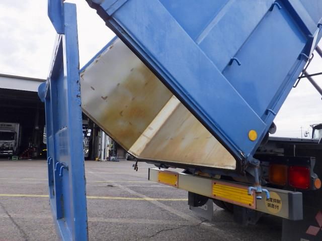 MITSUBISHI FUSOU FIGHTER 2010