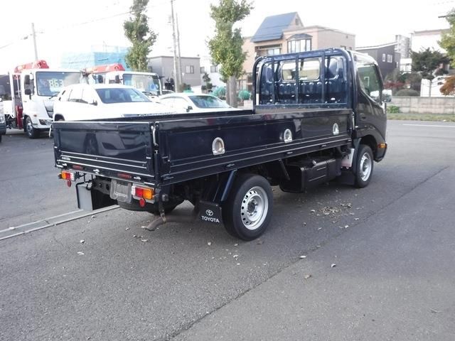 TOYOTA DYNA 2018