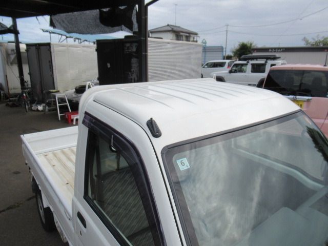 DAIHATSU HIJET truck 4WD 2005
