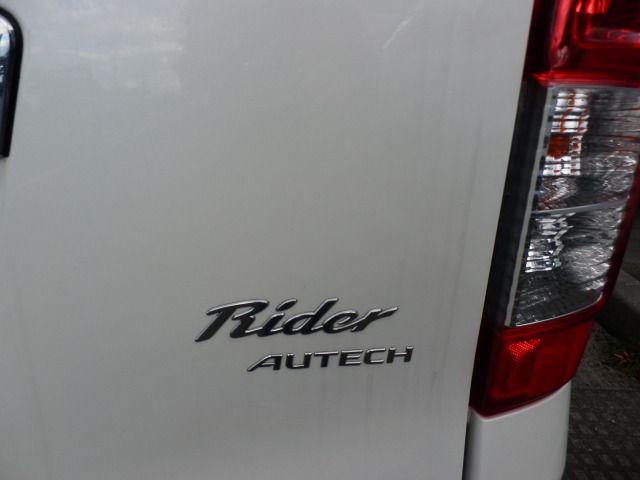 NISSAN NV350 CARAVAN 4WD 2012