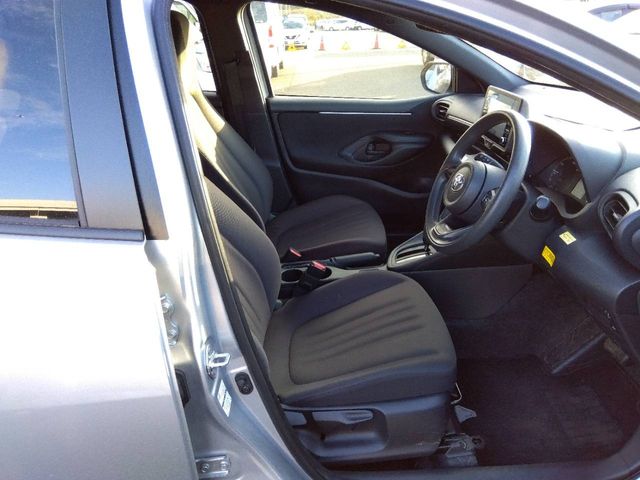 TOYOTA YARIS HYBRID 2023