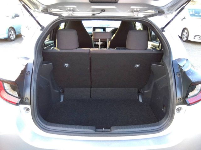 TOYOTA YARIS HYBRID 2023