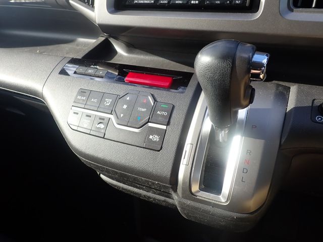 HONDA STEPWAGON 2014