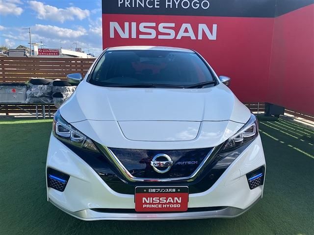 NISSAN LEAF 2020