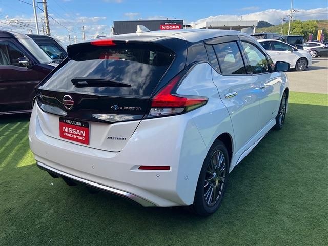 NISSAN LEAF 2020