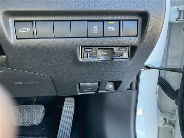 TOYOTA HARRIER HYBRID 2023