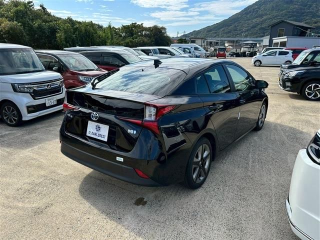TOYOTA PRIUS 2022