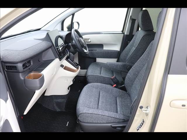 TOYOTA SIENTA HYBRID 2022