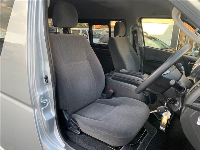 TOYOTA HIACE wagon 4WD 2020