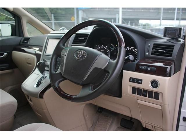 TOYOTA VELLFIRE 2012