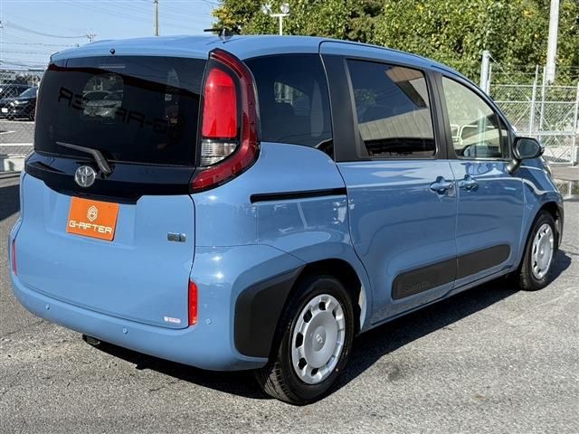 TOYOTA SIENTA HYBRID 2023