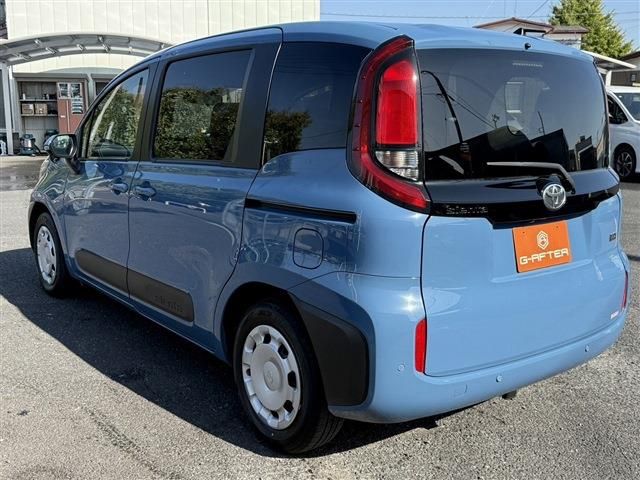 TOYOTA SIENTA HYBRID 2023