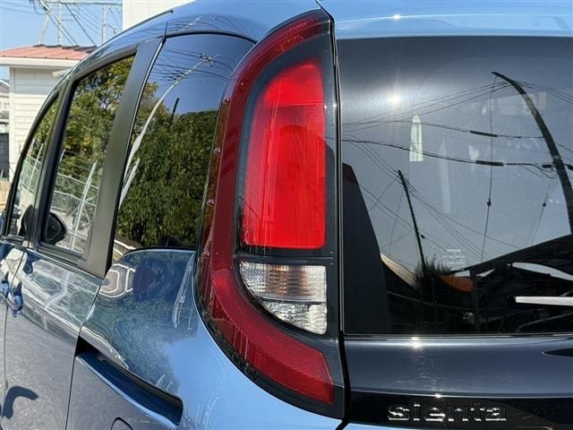 TOYOTA SIENTA HYBRID 2023