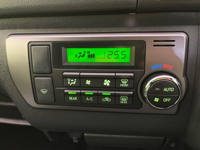 TOYOTA HIACE van 4WD 2025