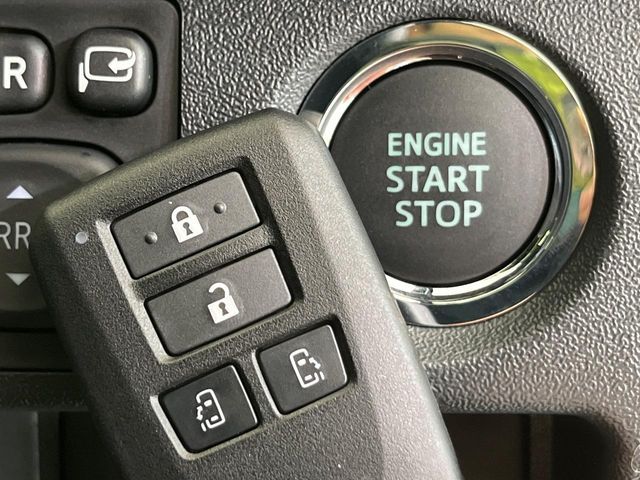 TOYOTA HIACE van 4WD 2025