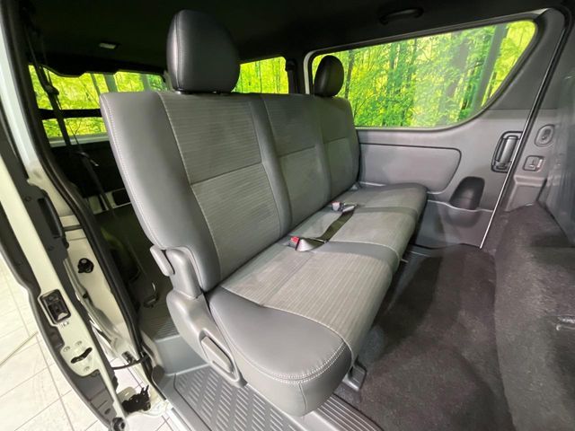 TOYOTA HIACE van 4WD 2025