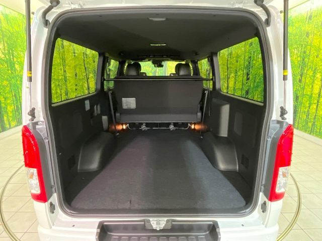 TOYOTA HIACE van 4WD 2025