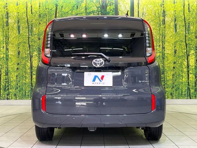 TOYOTA SIENTA HYBRID 2024