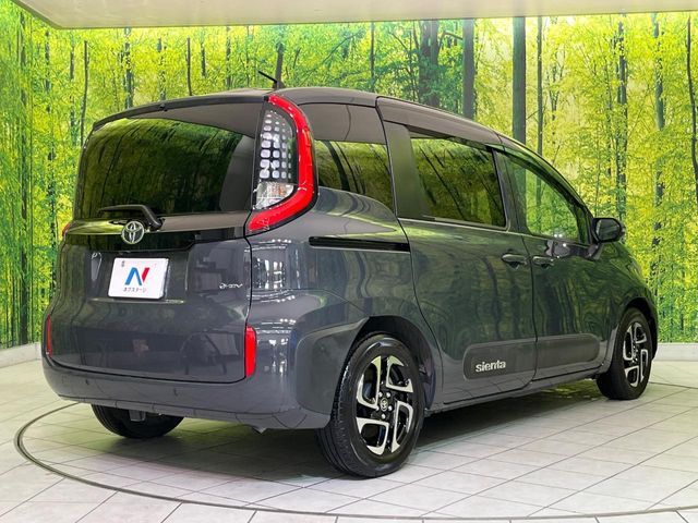 TOYOTA SIENTA HYBRID 2024