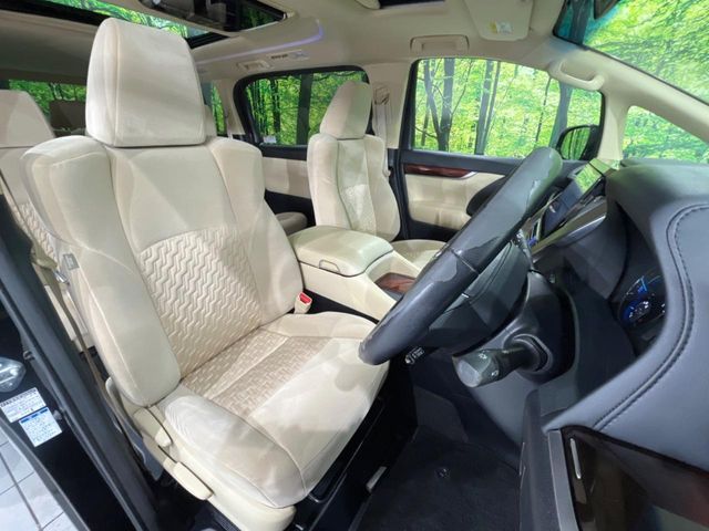 TOYOTA ALPHARD hybrid 4WD 2017