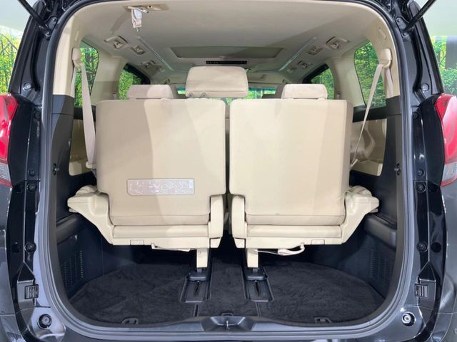 TOYOTA ALPHARD hybrid 4WD 2017