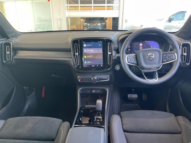 VOLVO VOLVO XC40 2023