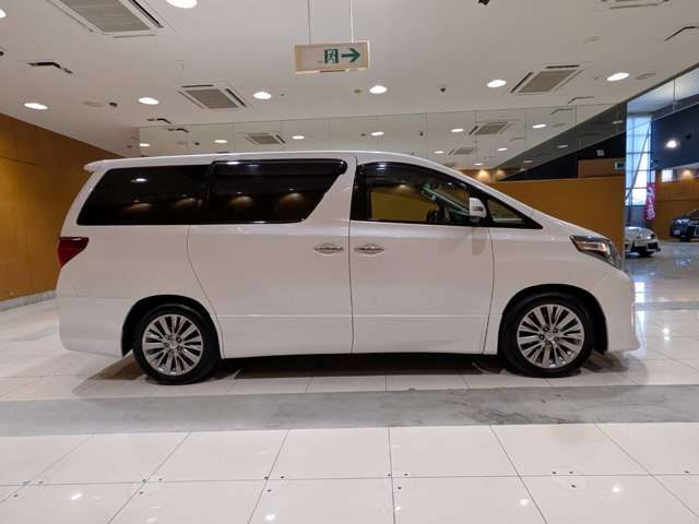 TOYOTA ALPHARD 2012