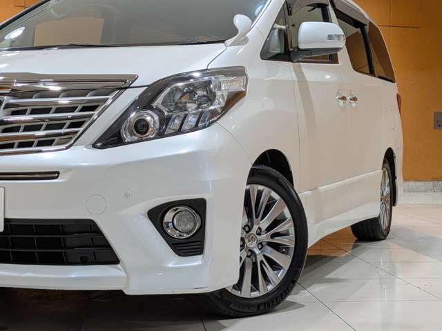 TOYOTA ALPHARD 2012